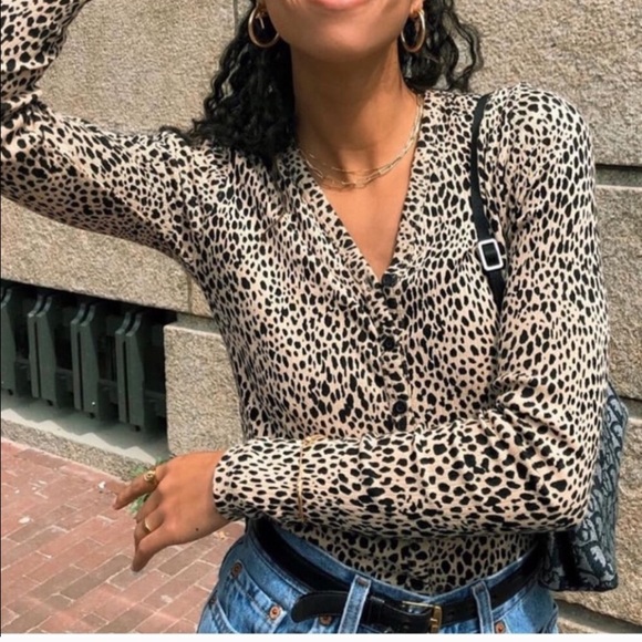 Brandy Melville Tops - Brandy Melville Paige Top